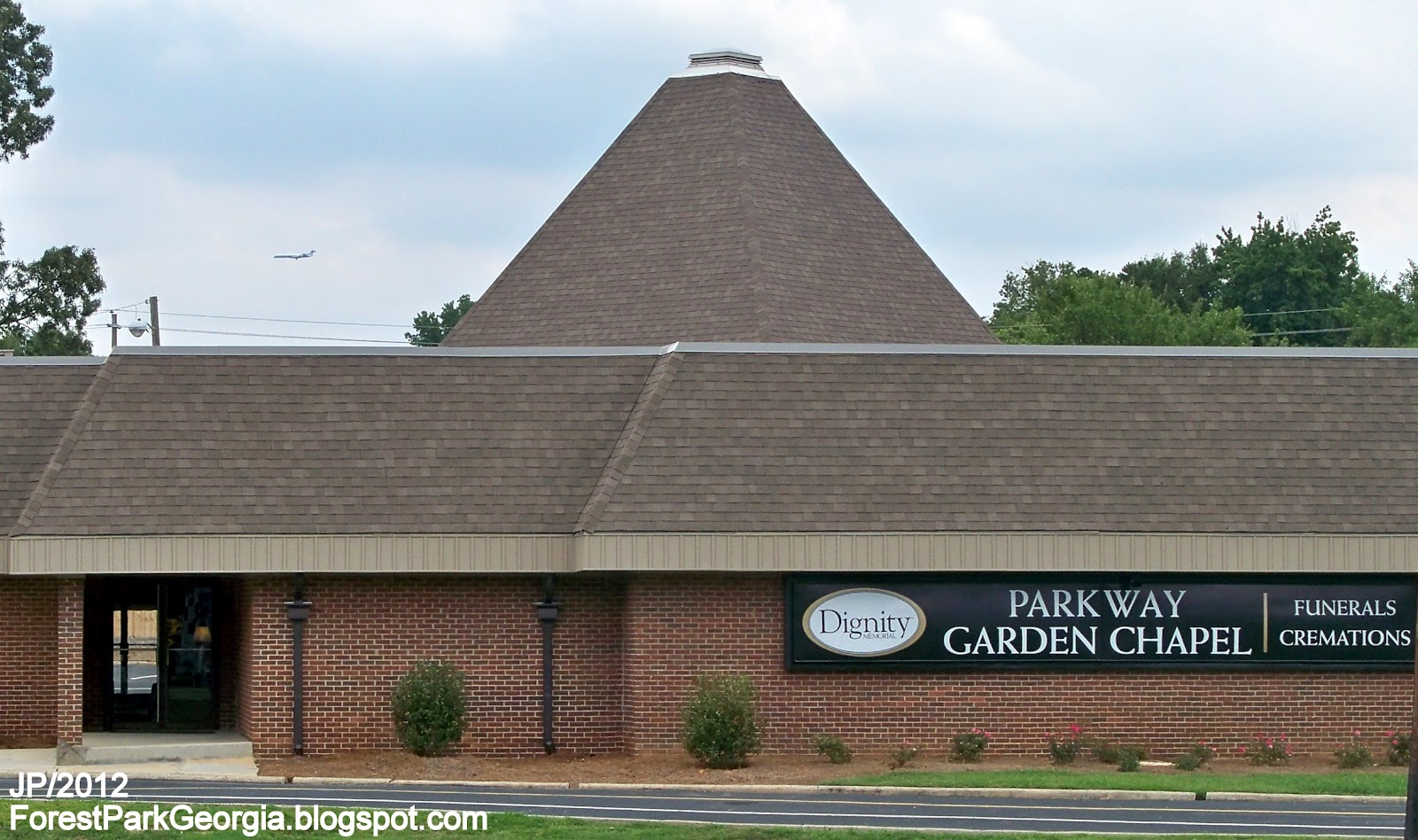 Web your neighborhood family dollar store has low prices on a wide assortment of items including cleaning supplies, groceries seasonal items, and toys. FOREST PARK Clayton County Restaurant Attorney Bank Dr.Hospital