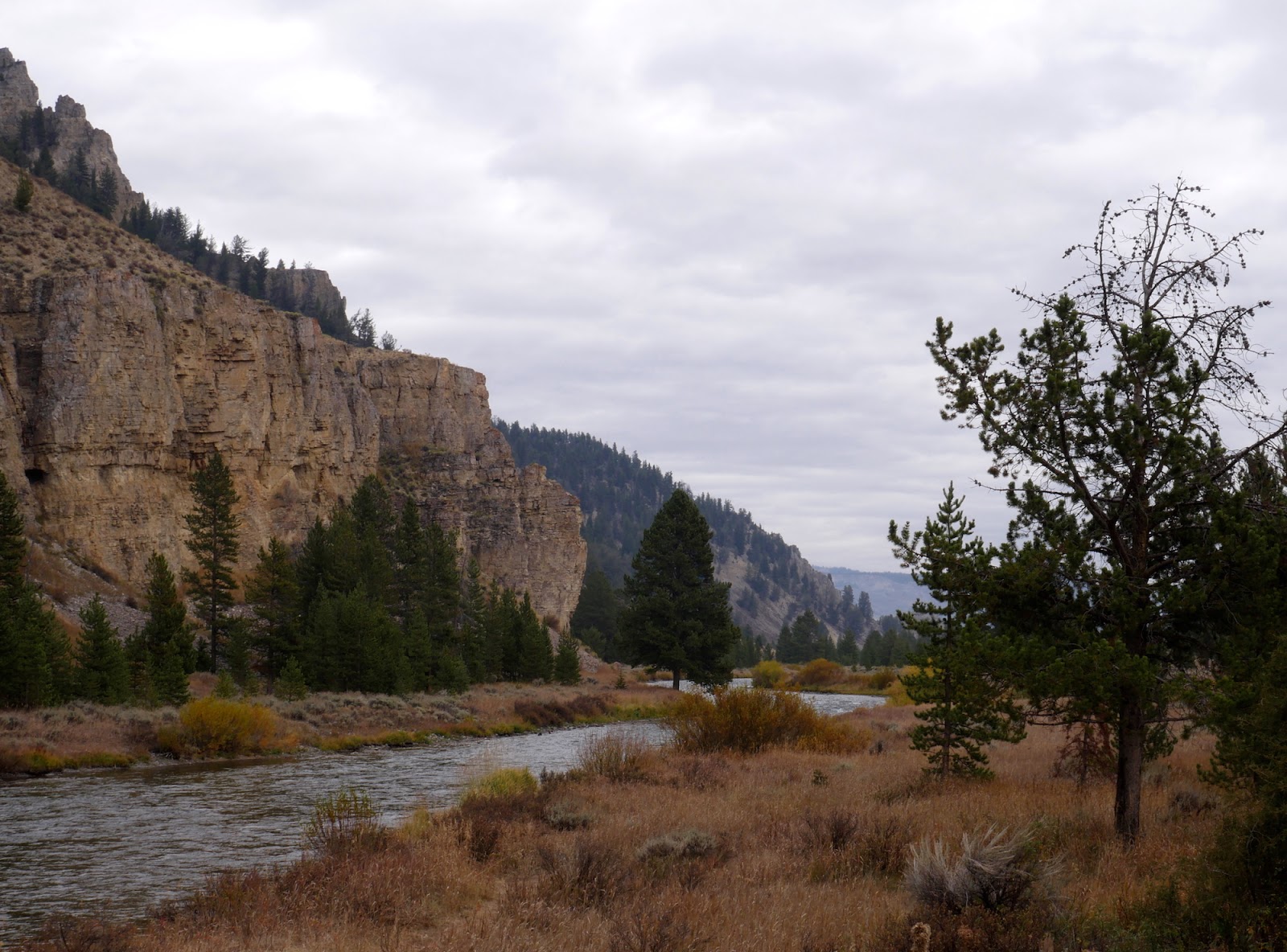 This 7 day montana road trip itinerary takes you to both parks, with stops in whitefish and big sky. Yellowstone to Helena